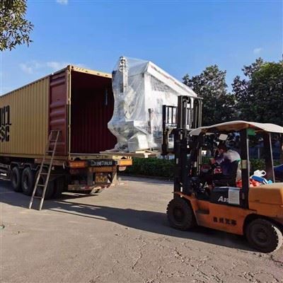 Mobile solar trailer for construction site
